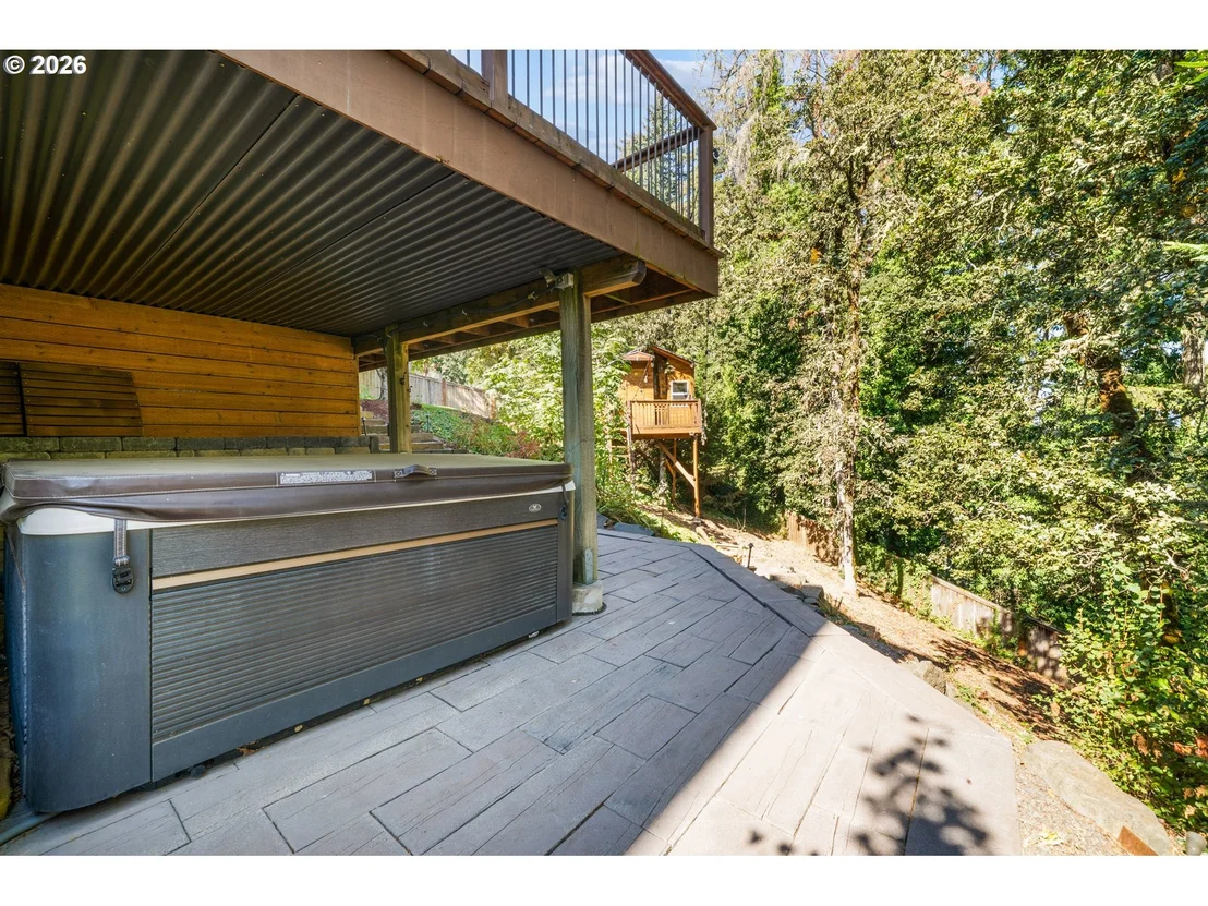 Photo of 6084 FERNHILL LOOP