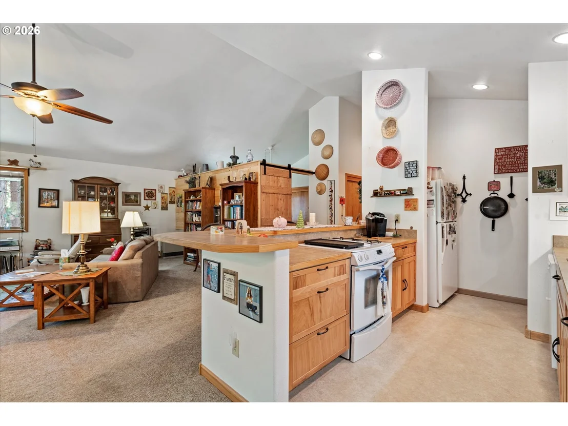 Photo of 395 BONANZA ST