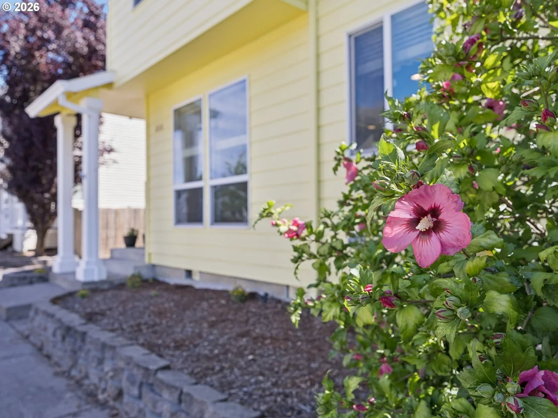 Photo of 644 SE MYRTLEWOOD PL