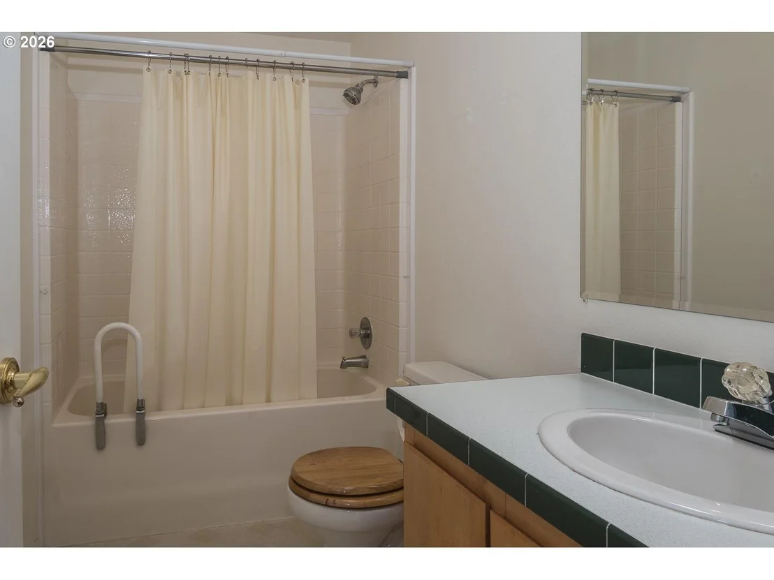 Photo of 119 SE 216TH AVE