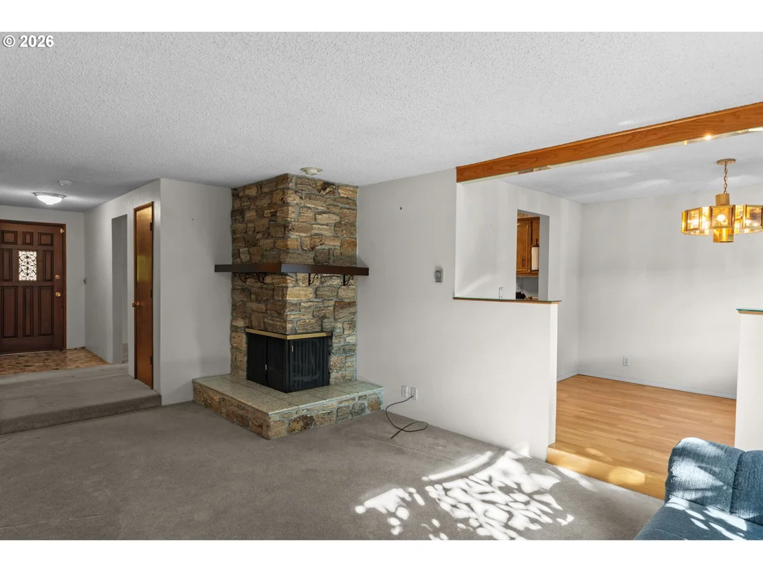 Photo of 475 PINEDALE AVE