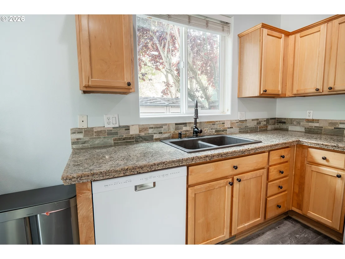 Photo of 1191 HEATHMAN DR