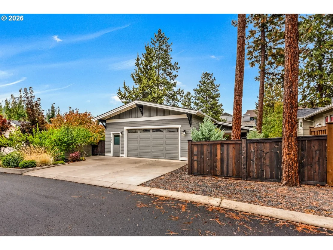 Photo of 2424 NW CROSSING DR