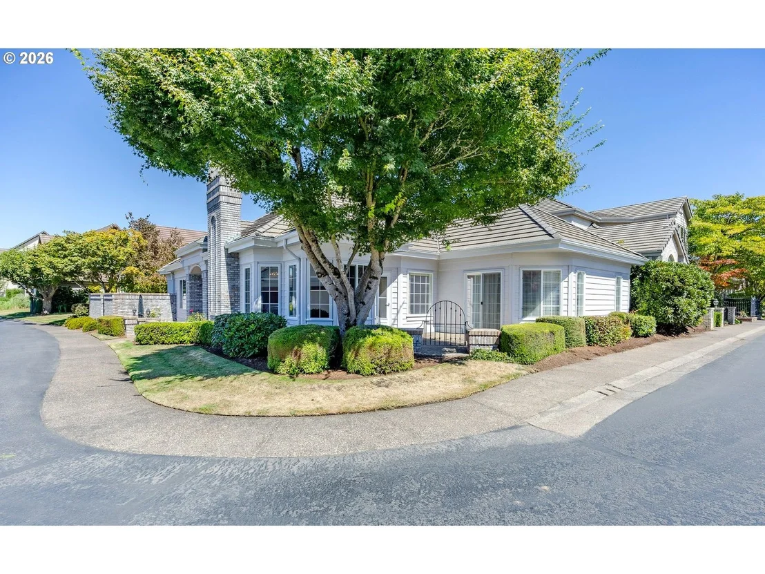 Photo of 3279 Lakemont DR