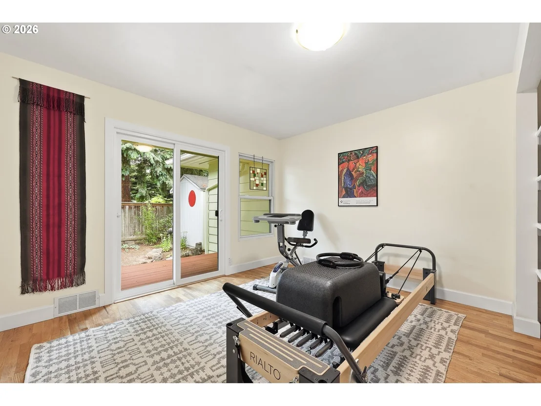 Photo of 595 DARTMOOR DR