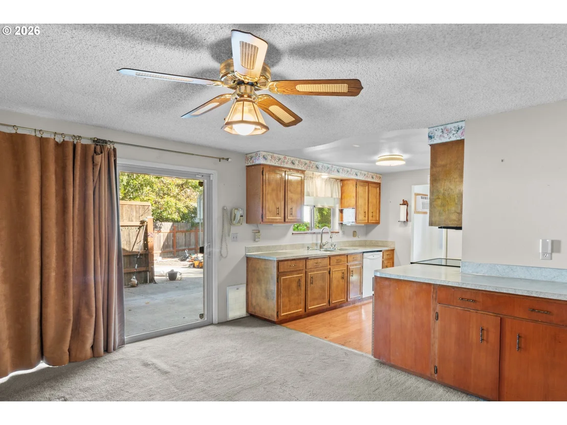 Photo of 475 PINEDALE AVE