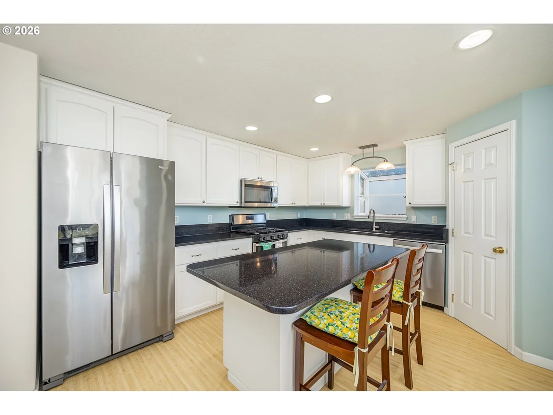 Photo of 1061 APPLEGATE PL