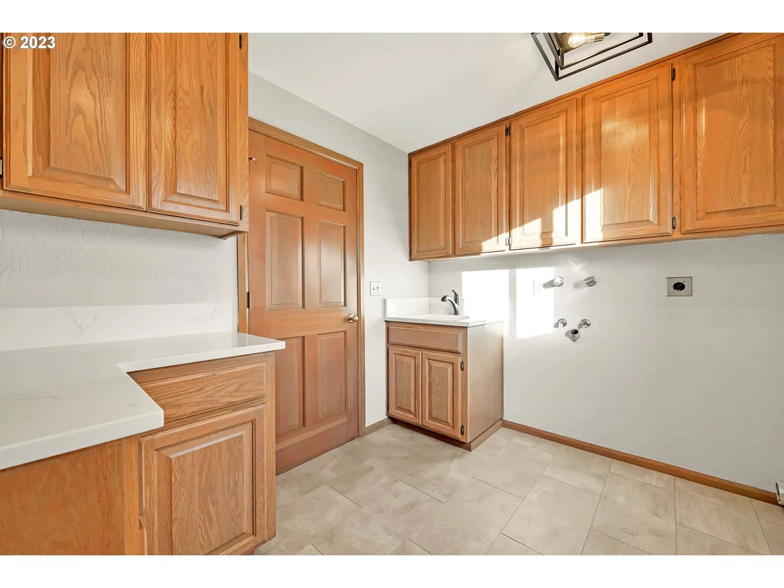 Photo of 27725 Royal