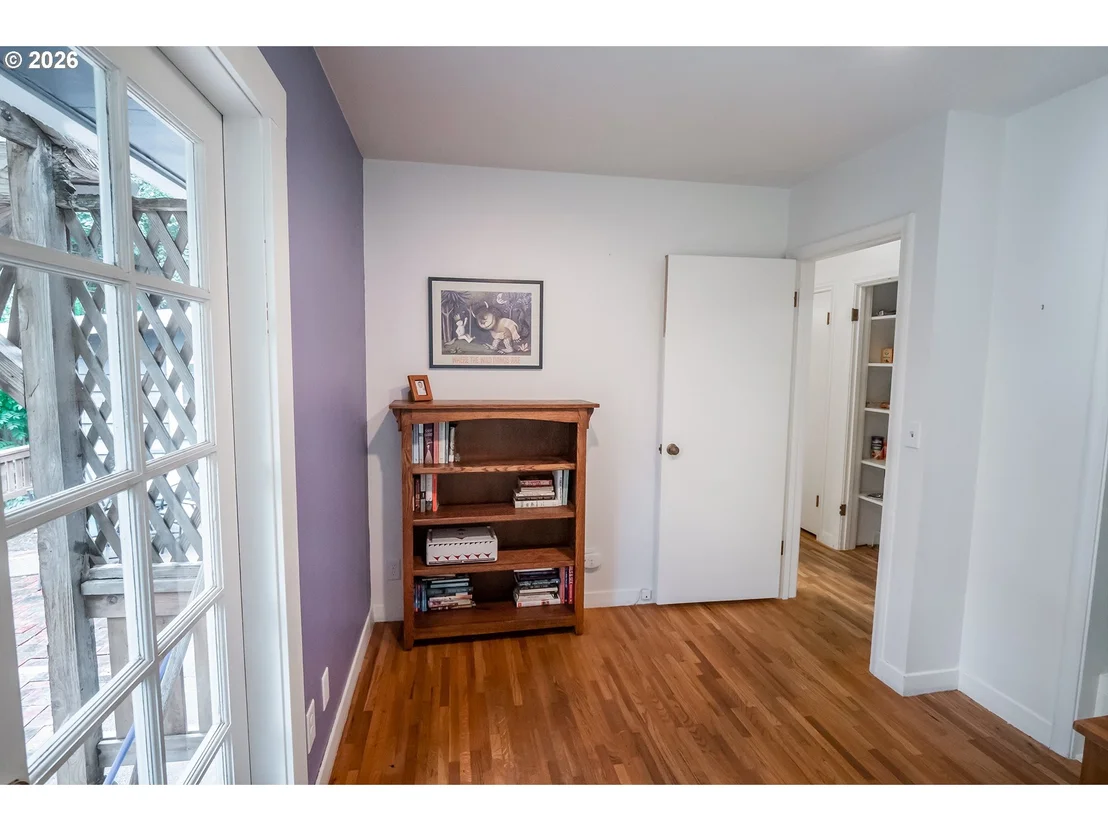 Photo of 541 W 21ST AVE