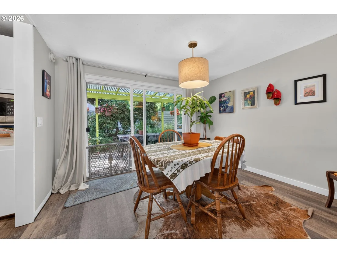 Photo of 390 HUNINGTON AVE