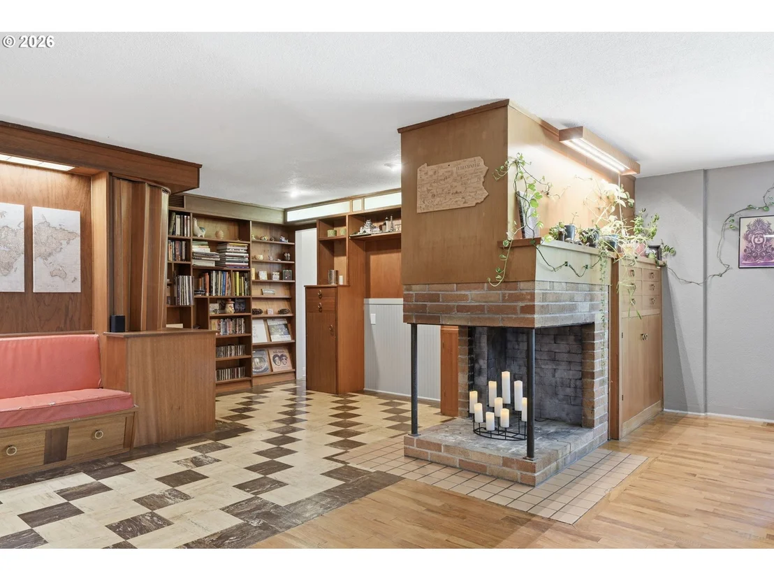 Photo of 110 CORLISS LN
