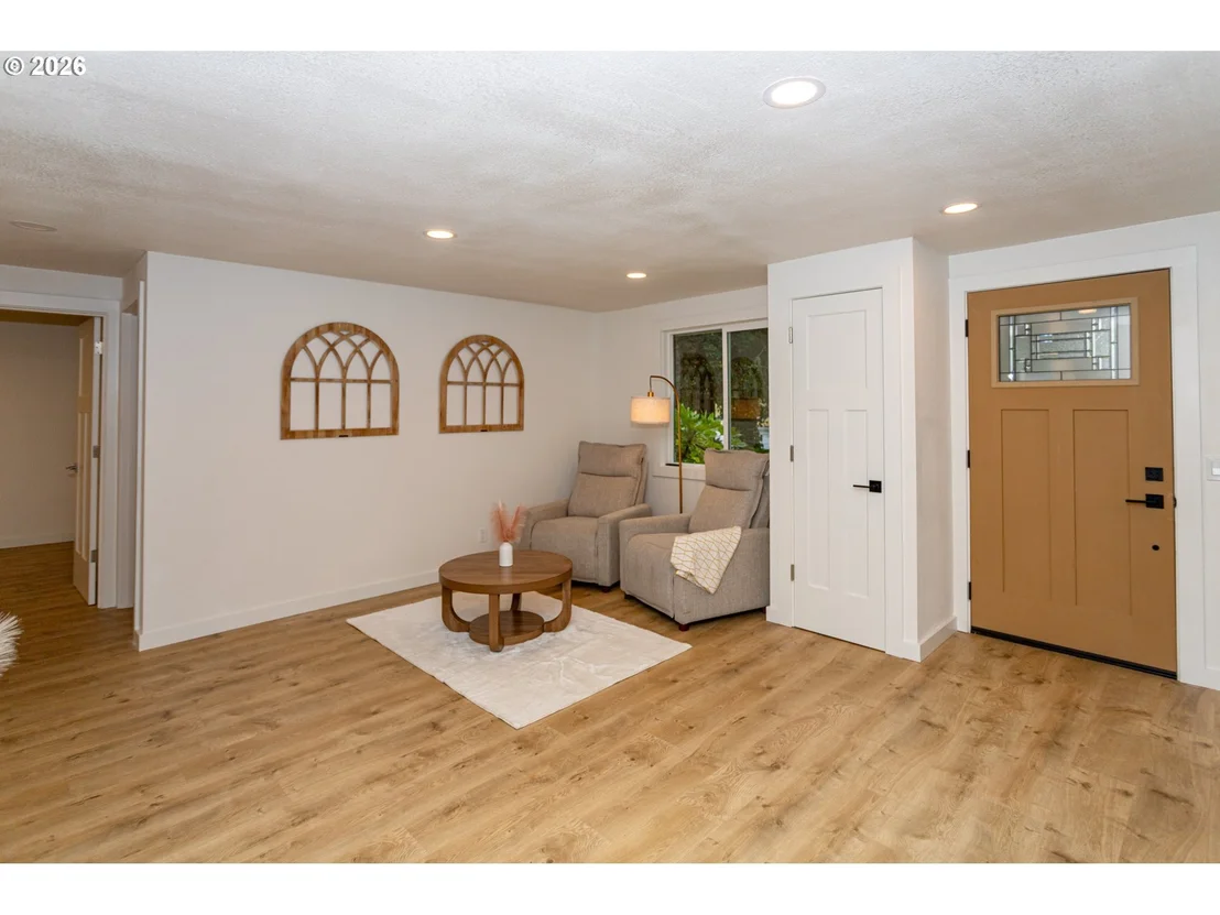 Photo of 395 E 46TH AVE