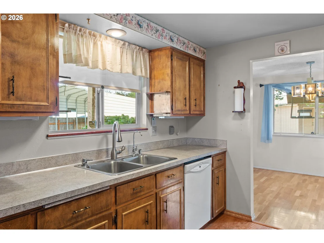 Photo of 475 PINEDALE AVE