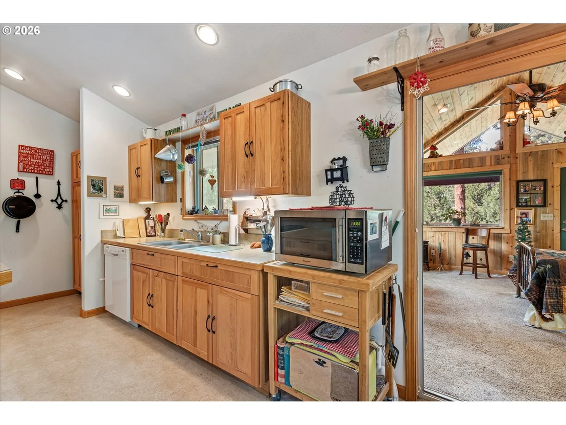 Photo of 395 BONANZA ST