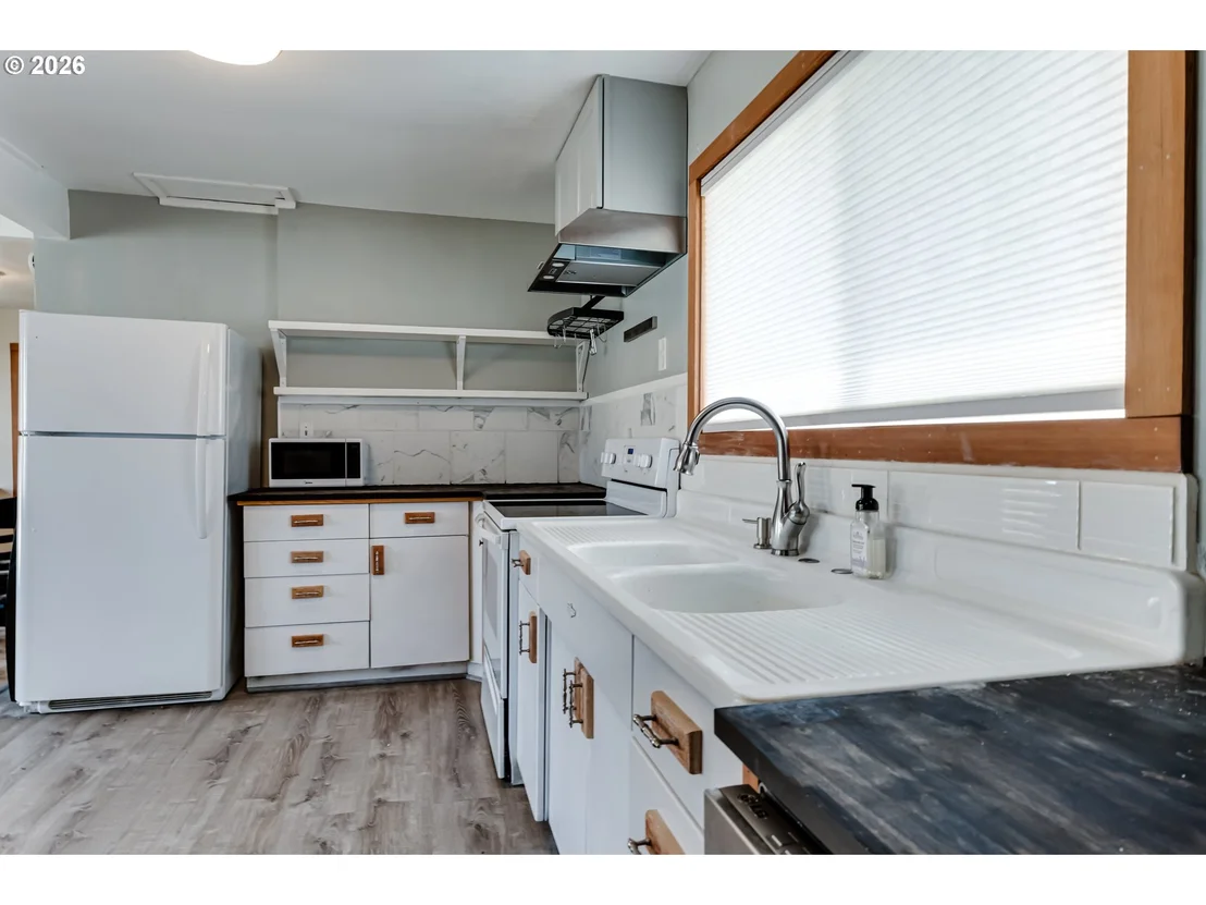 Photo of 111 HOLEMAN AVE