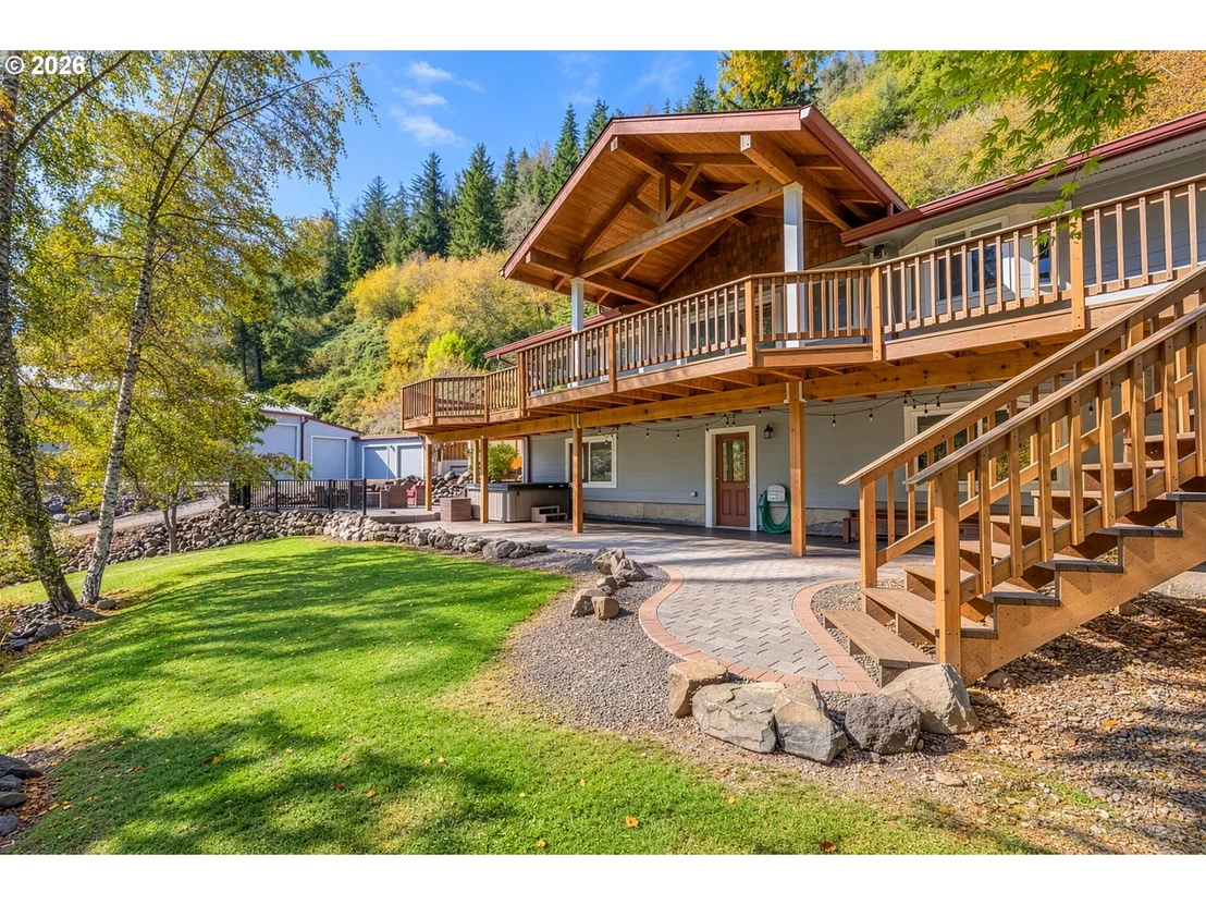 Photo of 15540 TRASK RIVER RD
