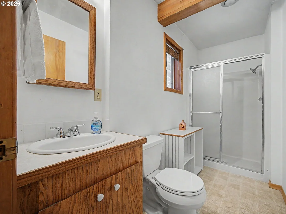 Photo of 250 SE JUNIPER AVE
