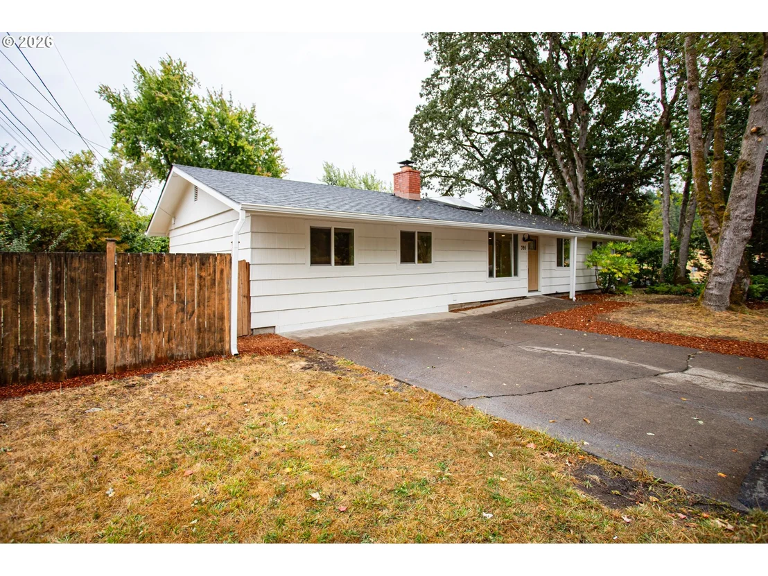 Photo of 395 E 46TH AVE
