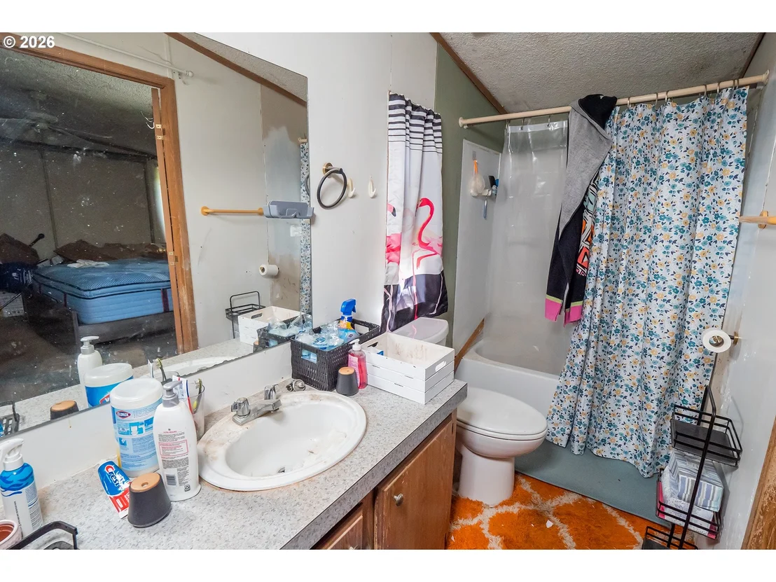 Photo of 496 SCOTTS GLEN DR