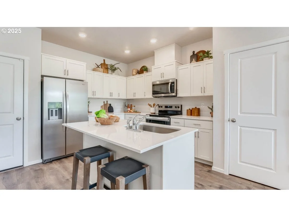 Photo of 3421 SW Thomas AVE