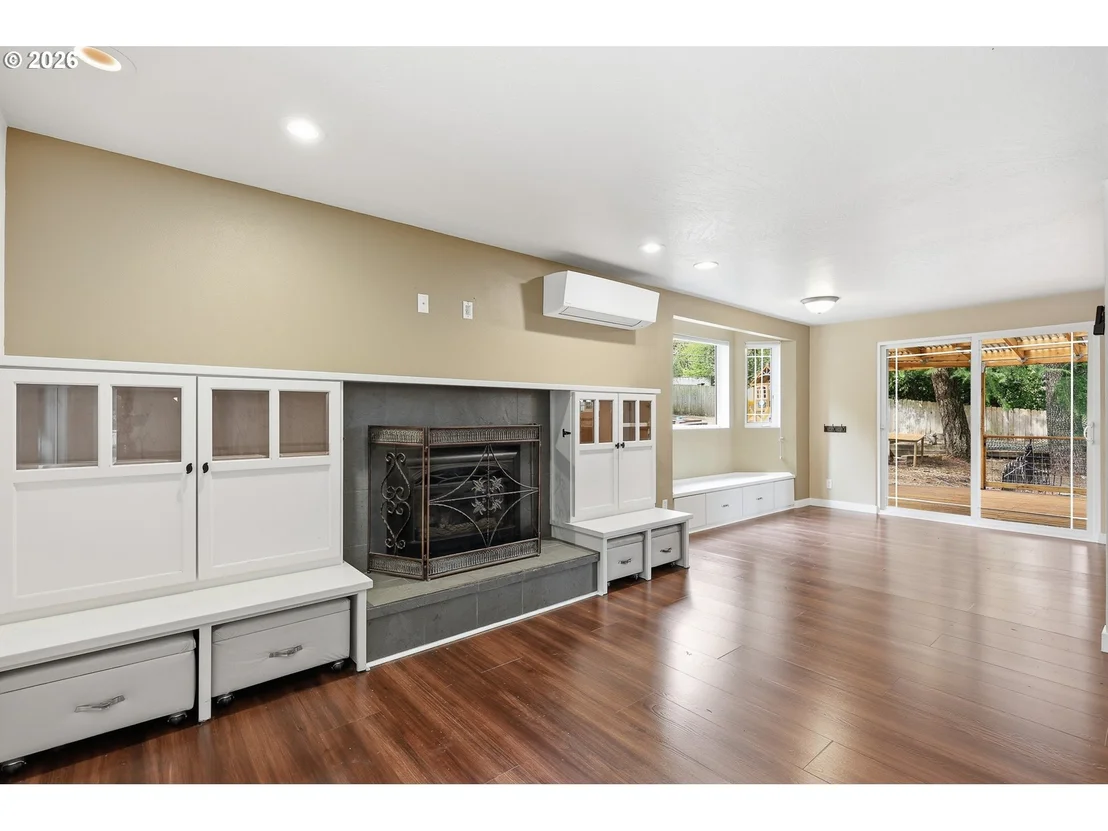 Photo of 30 COACHMAN DR