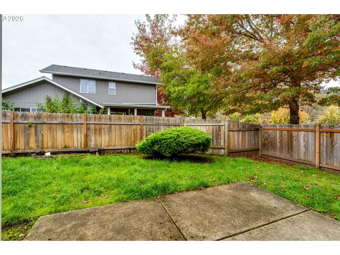 Photo of 555 HOLLYHOCK LN