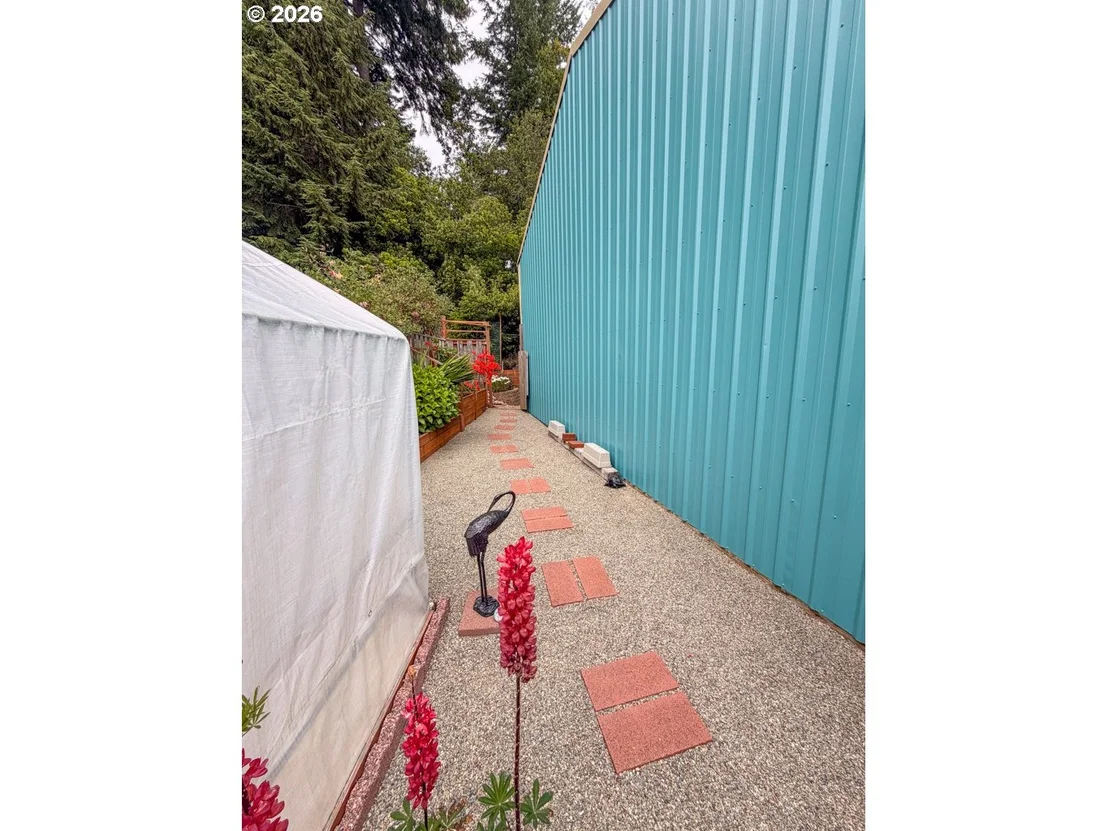 Photo of 600 TIARA ST