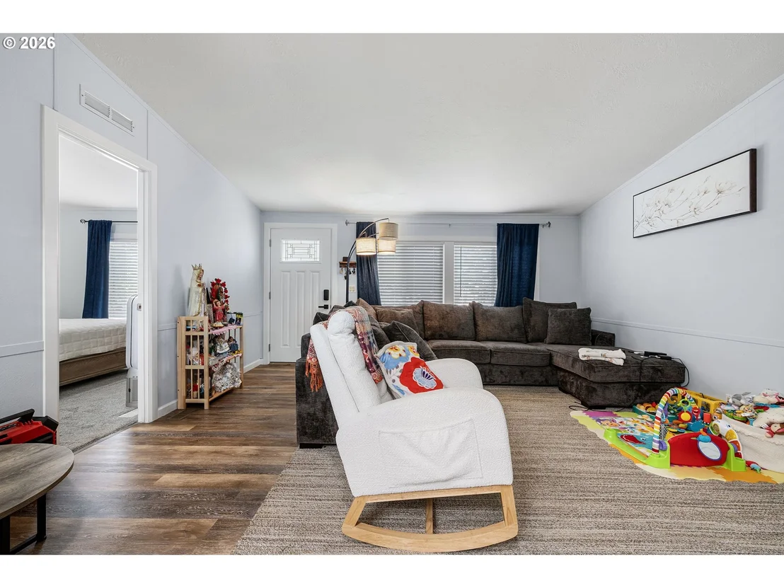 Photo of 518 SCOTTS GLEN DR
