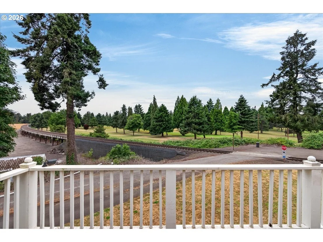 Photo of 935 SPRINGHILL DR