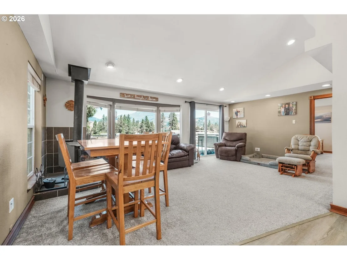 Photo of 216 TERRACE DR