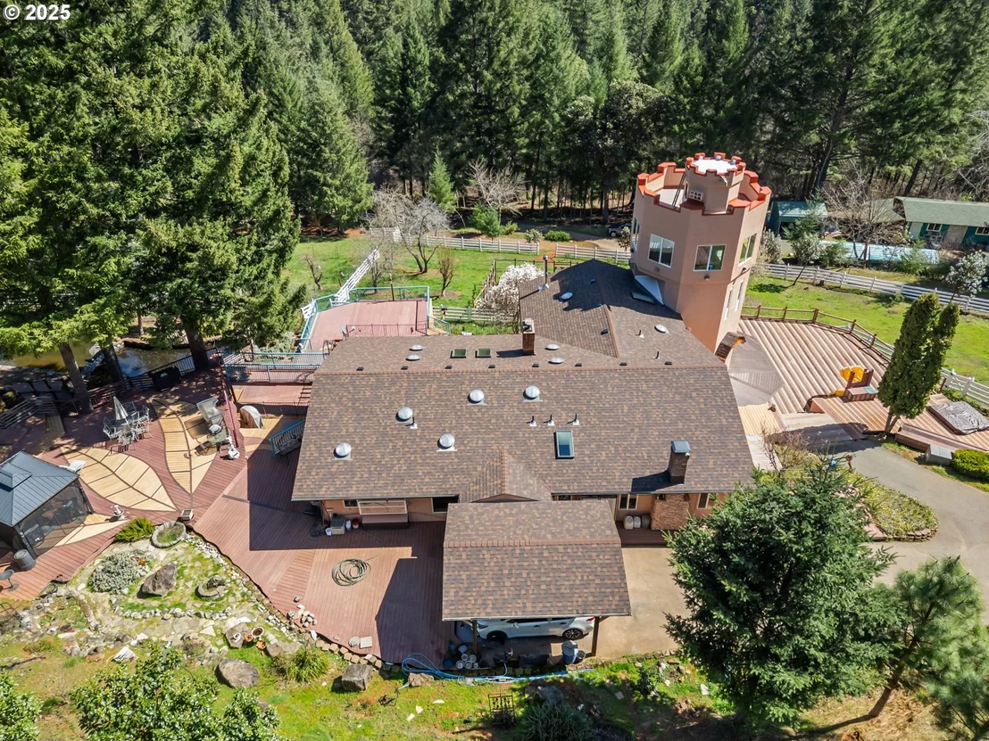 Photo of 520 BRIMSTONE RD