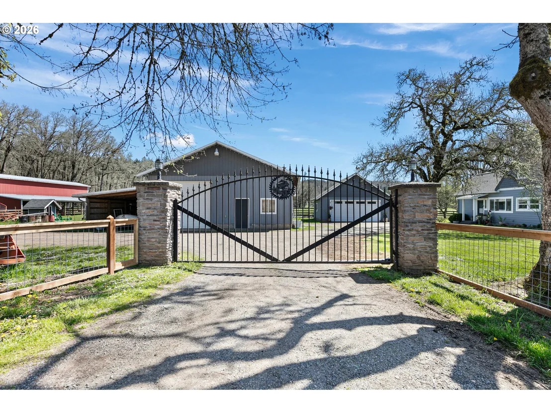 Photo of 78659 SEARS RD