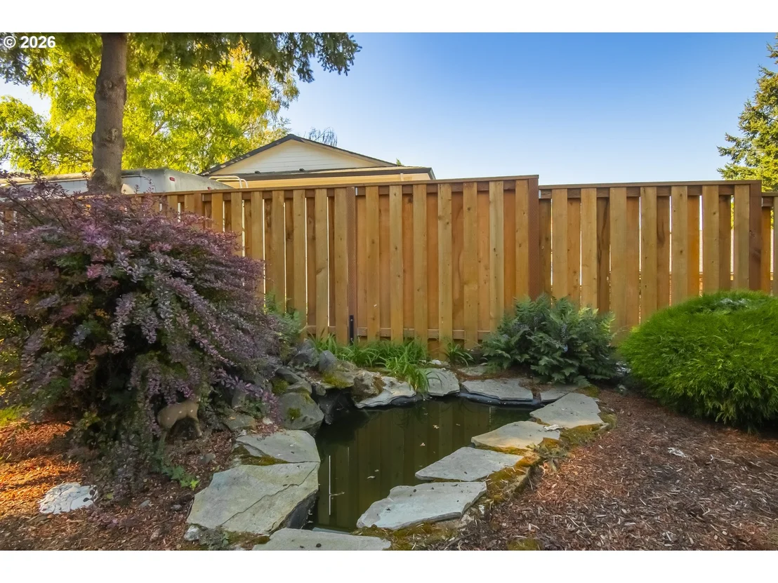 Photo of 501 NW MAWRCREST PL