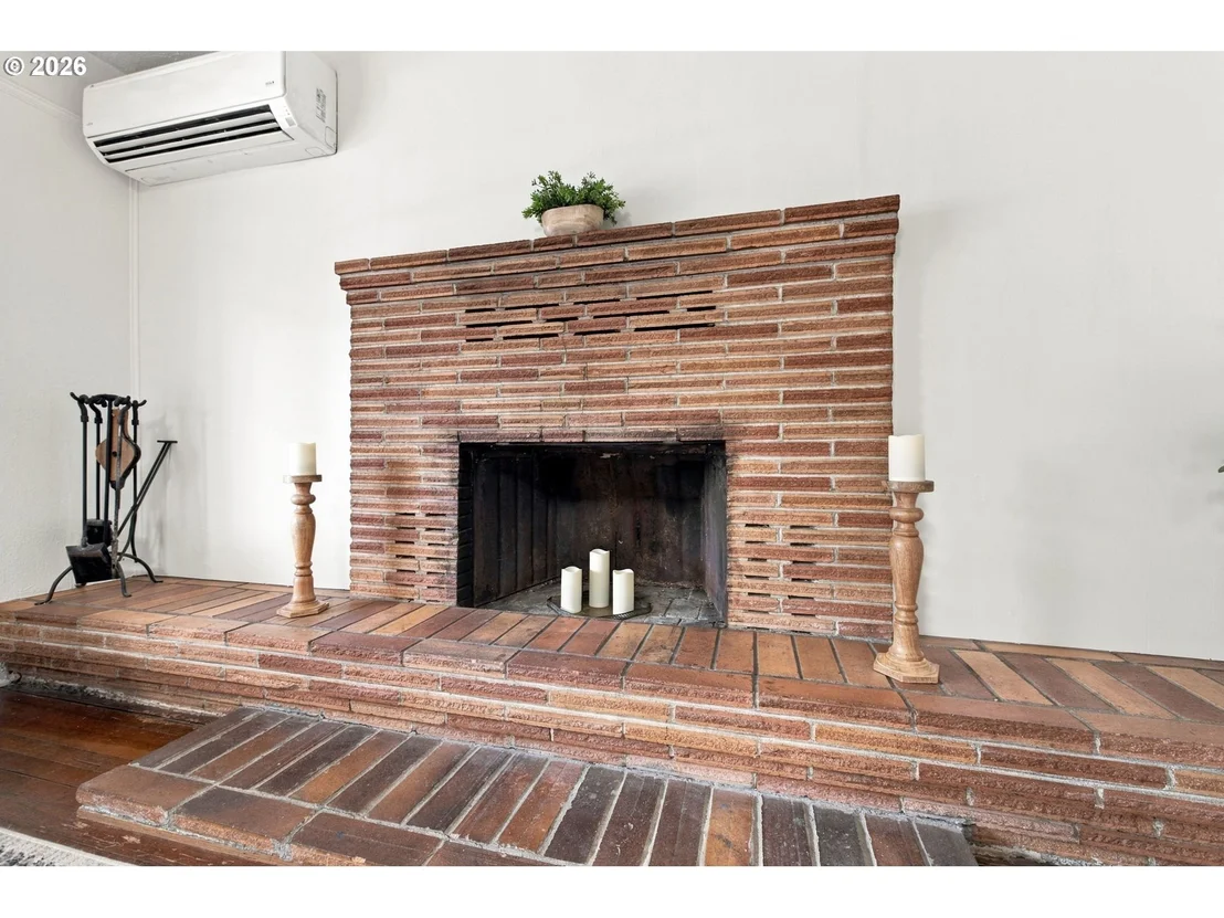 Photo of 352 W M ST