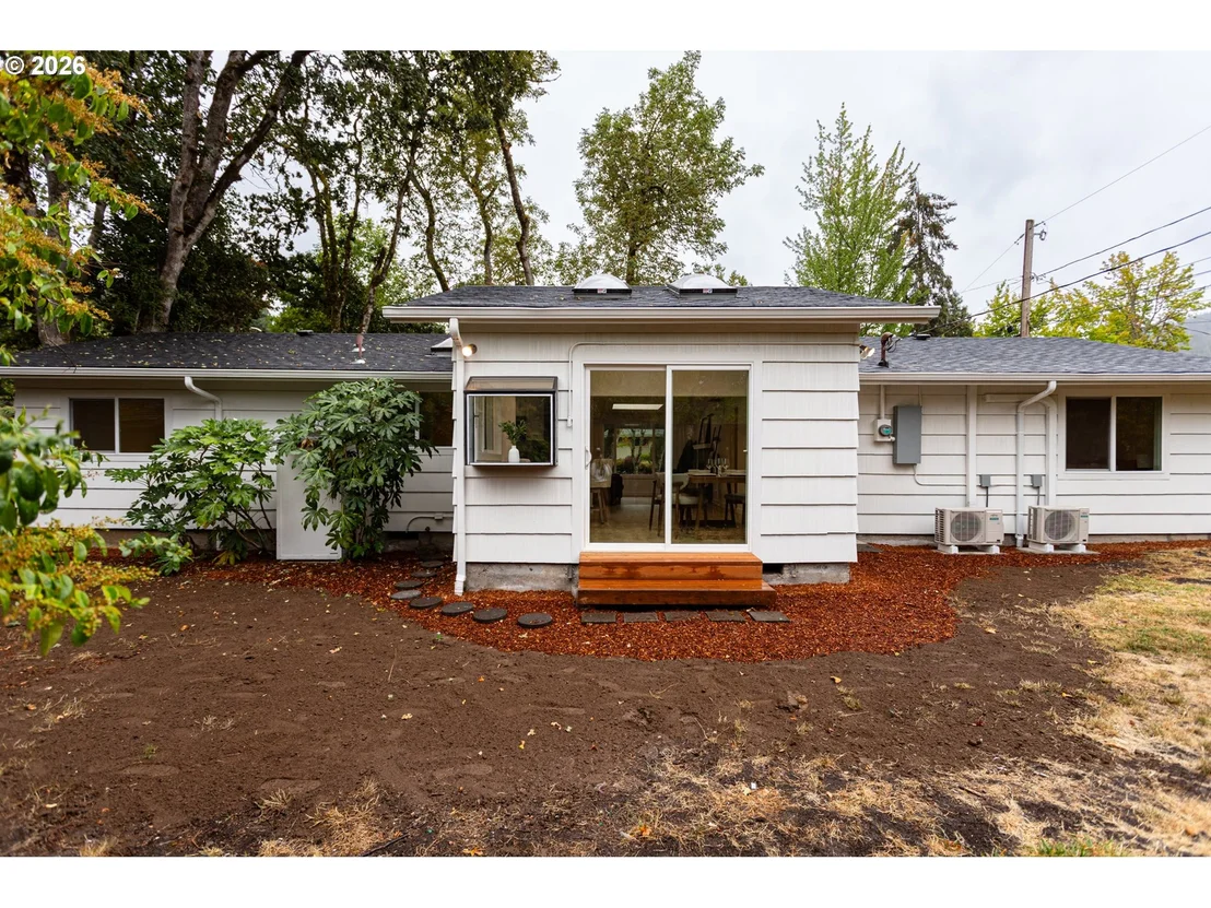 Photo of 395 E 46TH AVE