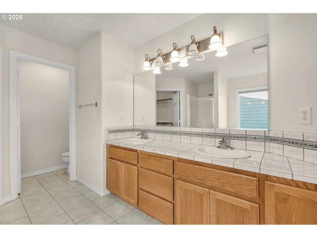 Photo of 21223 NE SHORE DR