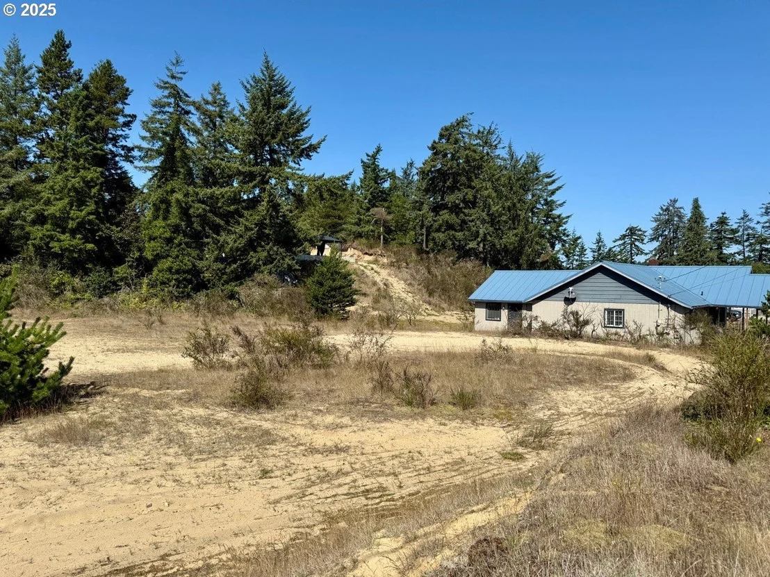 Photo of 68760 Hauser Rd