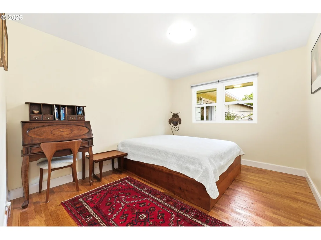 Photo of 595 DARTMOOR DR
