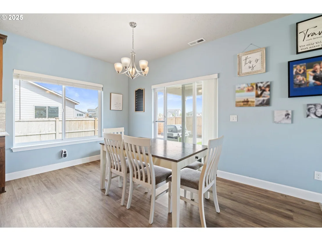 Photo of 280 NW DOUBLE EAGLE AVE