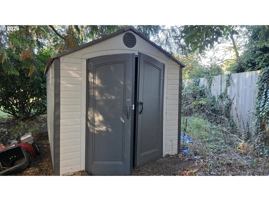 Photo of 551 SHIRE CT