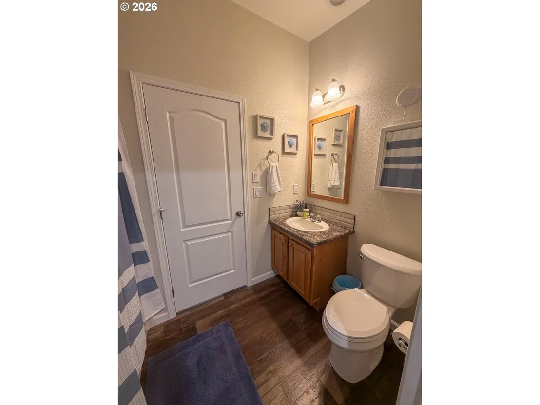 Photo of 1060 CEDAR LOOP