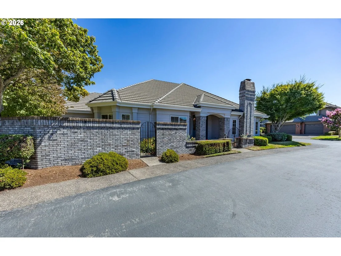 Photo of 3279 Lakemont DR