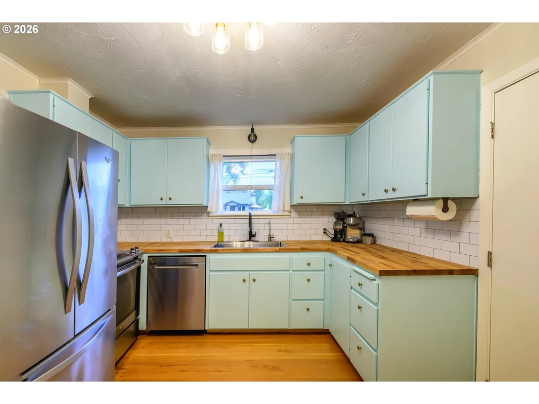 Photo of 1835 CITY VIEW ST