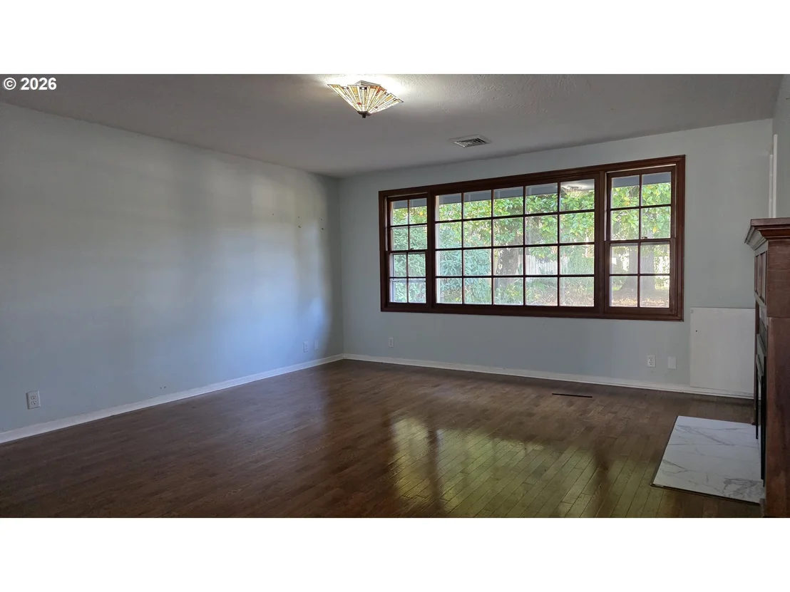 Photo of 551 SHIRE CT