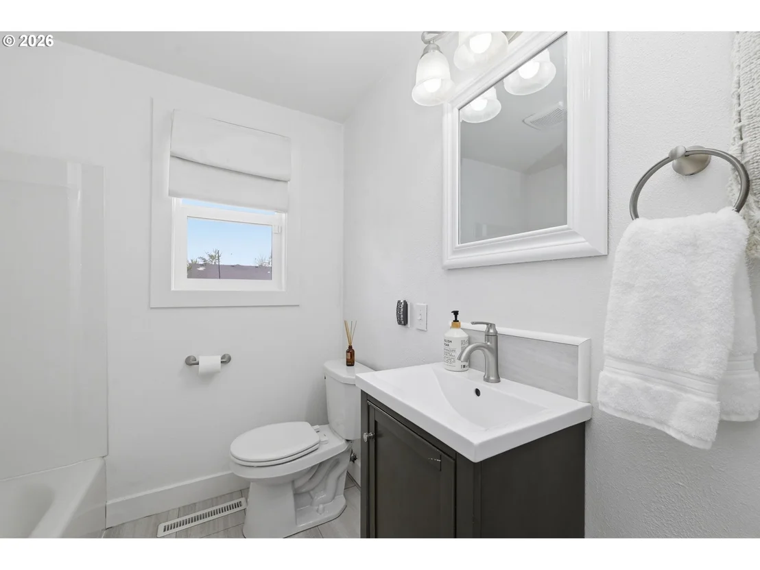 Photo of 4060 WOOD AVE