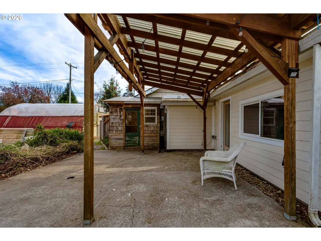 Photo of 111 HOLEMAN AVE