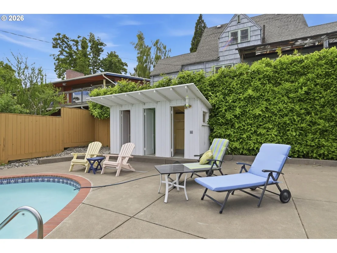 Photo of 28 W 22nd AVE