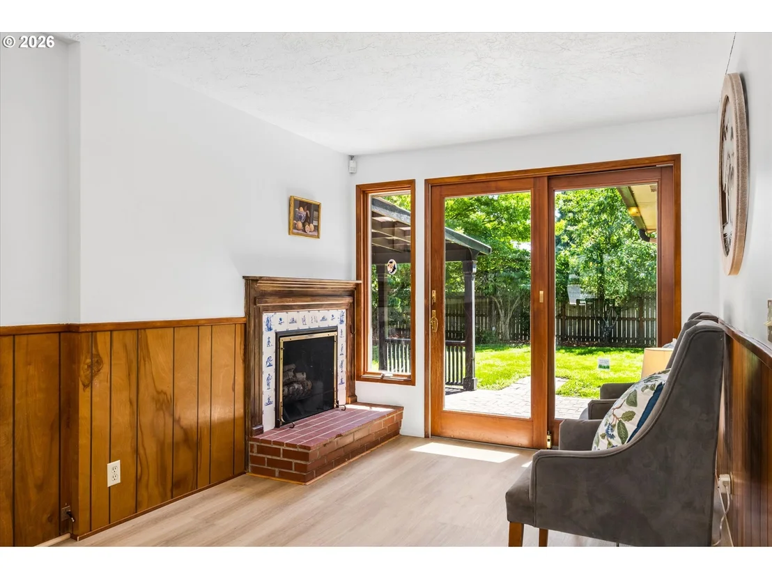 Photo of 619 BLACKSTONE ST