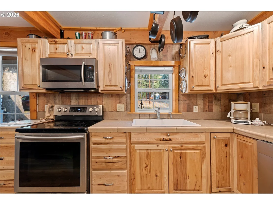 Photo of 237 BONANZA ST