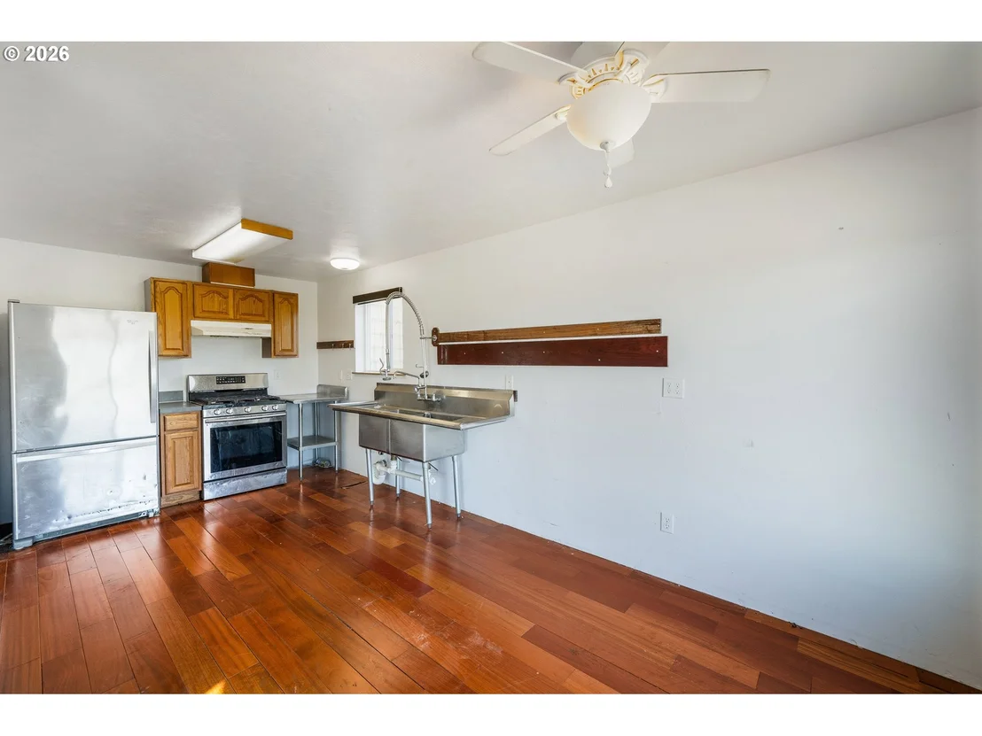 Photo of 668 EGRET AVE
